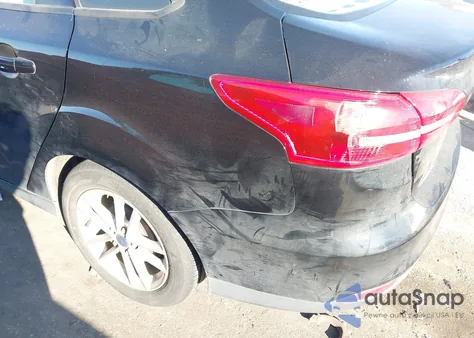 2016 Ford Focus Se z USA, uszkodzony, nr VIN 1FADP3F26GL401509